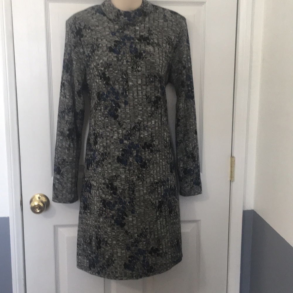 NWOT Fifth and pro grey long sleeve dress size M